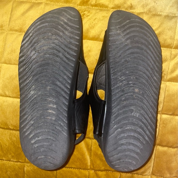 Black Nike Slide Sandals - Picture 2 of 5